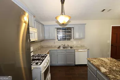 5589 Emerald Glen, Stone Mountain, GA 30088 - Photo 5