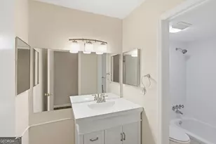 53 Chaumont Square NW, Atlanta, GA 30327 - Photo 25