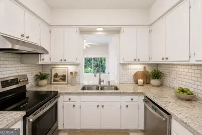 53 Chaumont Square NW, Atlanta, GA 30327 - Photo 19