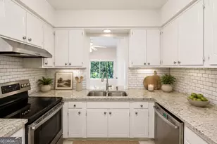 53 Chaumont Square NW, Atlanta, GA 30327 - Photo 19