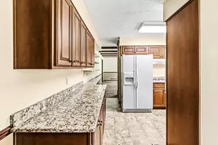 2405 Post Oak Tritt Rd, Marietta, GA 30062 - Photo 11