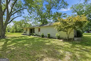 513 N Caswell St, Glennville, GA 30427 - Photo 31