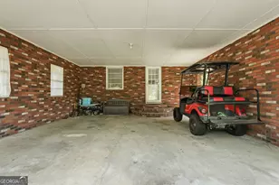 513 N Caswell St, Glennville, GA 30427 - Photo 25