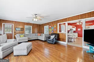 513 N Caswell St, Glennville, GA 30427 - Photo 13