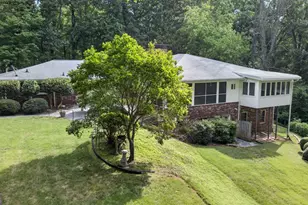5274 Powers Ferry Rd NW, Sandy Springs, GA 30327 - Photo 3