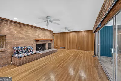 5274 Powers Ferry Road NW, Sandy Springs, GA 30327 - Photo 15