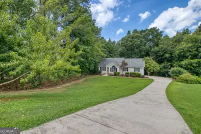 28 Pecan Lake Court, Sharpsburg, GA 30277 - Photo 3