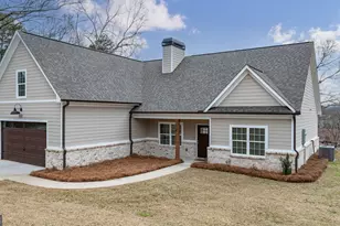 552 Clayton St, Commerce, GA 30529 - Photo 1