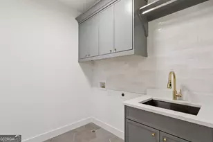 2471 Edwards Dr NW, Atlanta, GA 30318 - Photo 37
