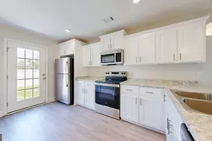 2 Roundtree St, Statesboro, GA 30458 - Photo 7