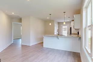 4 Roundtree St, Statesboro, GA 30458 - Photo 7