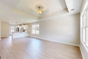 6 Roundtree St, Statesboro, GA 30458 - Photo 5