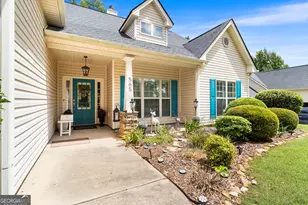 565 Jefferson Walk Cir, Jefferson, GA 30549 - Photo 3
