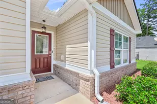 141 N Meadows Ridge Dr, Grantville, GA 30220 - Photo 3