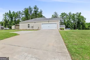 141 N Meadows Ridge Dr, Grantville, GA 30220 - Photo 31