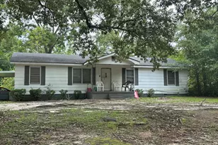513 E 1st Ave, Cordele, GA 31015 - Photo 1