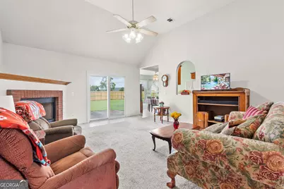 131 Pioneer Trail, Warner Robins, GA 31088 - Photo 15