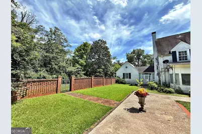 355 W Main Street, Forsyth, GA 31029 - Photo 5