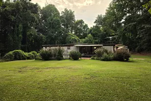 21 Dundee Lake Cir, Griffin, GA 30223 - Photo 1