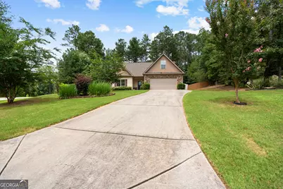 21 Sunny Point, Newnan, GA 30263 - Photo 3