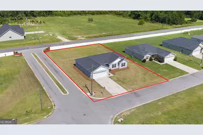 686 Lakeside Circle, Baxley, GA 31513 - Photo 3