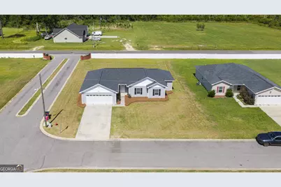 686 Lakeside Circle, Baxley, GA 31513 - Photo 5