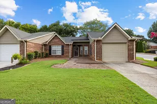 180 Monmouth Dr, Fayetteville, GA 30214 - Photo 1