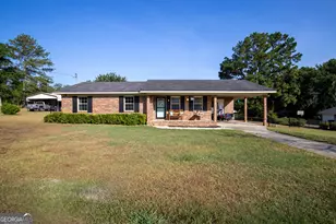 110 Queen Dr, Glennville, GA 30427 - Photo 1