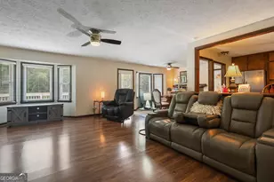 110 Drennan Dr, Fayetteville, GA 30215 - Photo 3