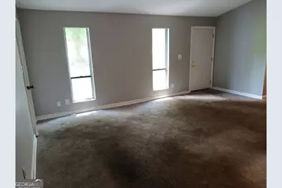 1015 Salisbury Trail, Riverdale, GA 30296 - Photo 3