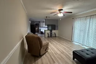306 Hillcrest Ave, Warner Robins, GA 31088 - Photo 3