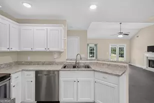 221 Stillwater Dr, Statesboro, GA 30461 - Photo 13