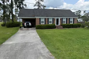 828 W Moring St, Swainsboro, GA 30401 - Photo 1