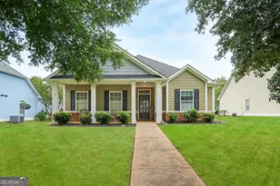 143 Fairway Dr, Newnan, GA 30265 - Photo 1