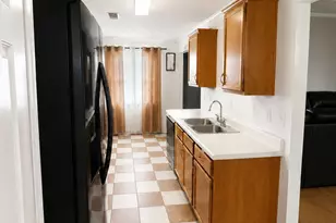 129 Hampton Brook Dr, Hampton, GA 30228 - Photo 5