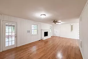 210 Pinewood Ln, Stockbridge, GA 30281 - Photo 11