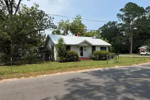 1302 Elizabeth St, Waycross, GA 31503 - Photo 3