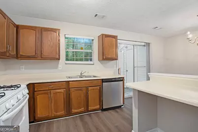 5731 Wells Circle, Stone Mountain, GA 30087 - Photo 5