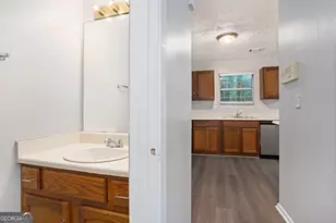 5731 Wells Cir, Stone Mountain, GA 30087 - Photo 7