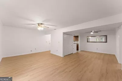 6900 Roswell Road #Q17, Sandy Springs, GA 30328 - Photo 9