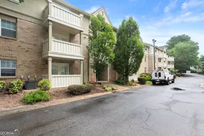 6900 Roswell Road #Q17, Sandy Springs, GA 30328 - Photo 3