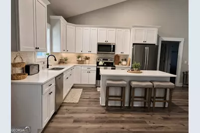 521 Borders, Commerce, GA 30530 - Photo 9