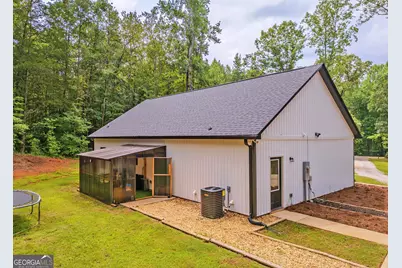 521 Borders, Commerce, GA 30530 - Photo 3