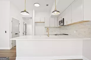 302 Lorch St, Savannah, GA 31401 - Photo 5