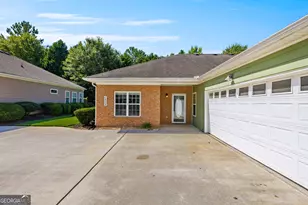 1502 Commonwealth Cir, Newnan, GA 30263 - Photo 3
