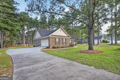 136 Sweet Briar Trail, Statesboro, GA 30461 - Photo 3