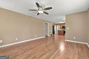 9878 Point View Dr, Jonesboro, GA 30238 - Photo 9
