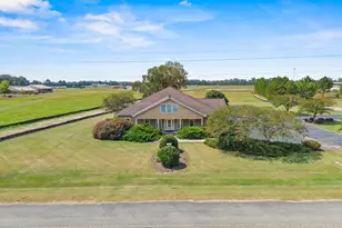 1135 E Hiawatha St, Metter, GA 30439 - Photo 1