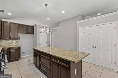4680 Sterling Oaks Court, Lilburn, GA 30047 - Photo 17