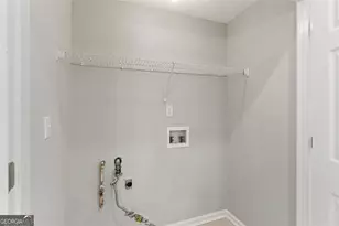 4680 Sterling Oaks Ct, Lilburn, GA 30047 - Photo 31